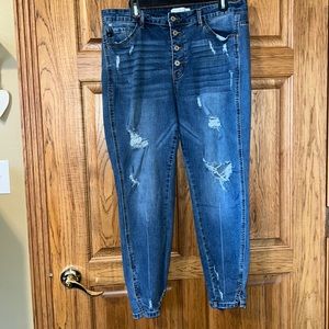 KanCan Distressed Ankle Jeans